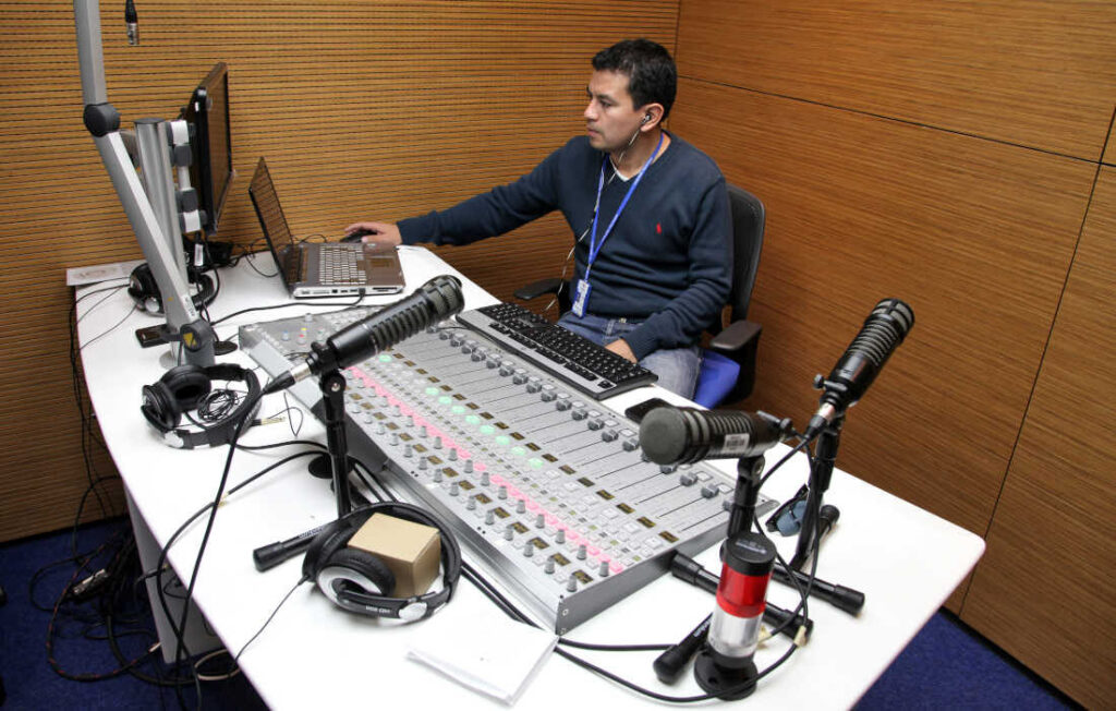 CARACOL BLUE RADIO